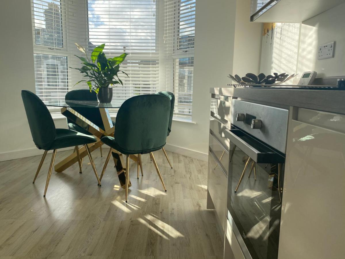 Stylish Pontcanna Flat Near City Centre Cardiff Exterior photo