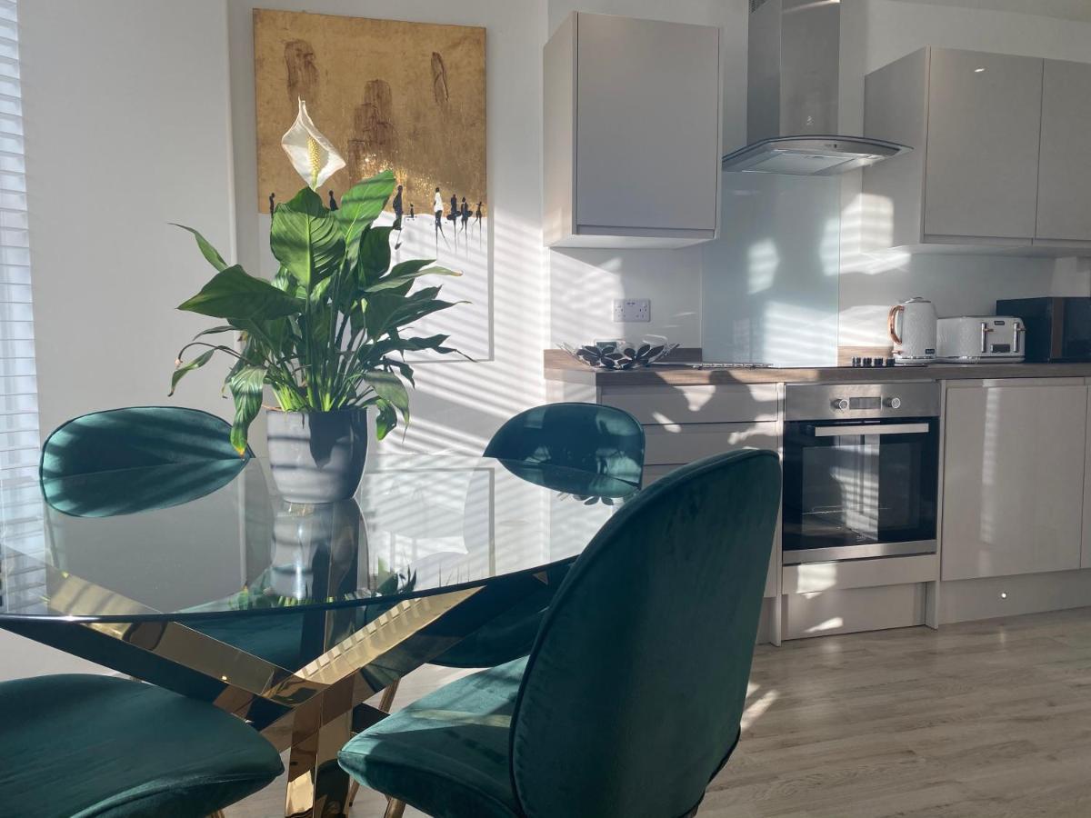 Stylish Pontcanna Flat Near City Centre Cardiff Exterior photo