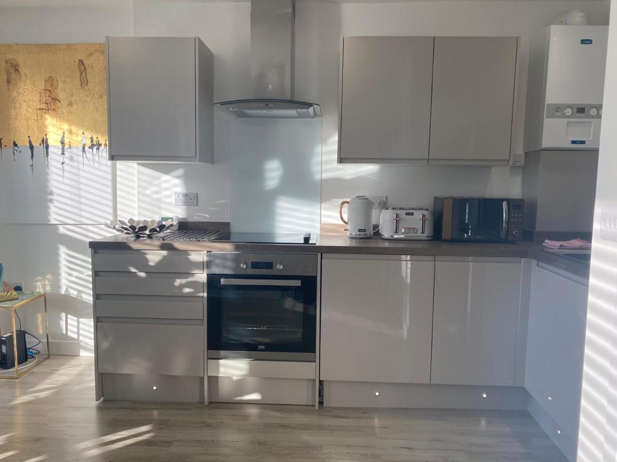 Stylish Pontcanna Flat Near City Centre Cardiff Exterior photo