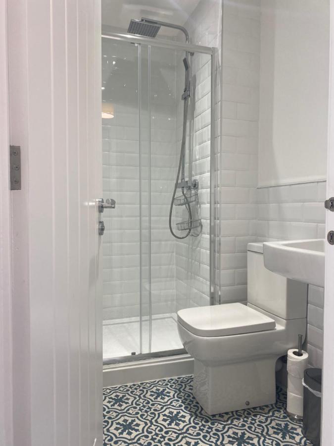 Stylish Pontcanna Flat Near City Centre Cardiff Exterior photo